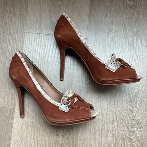 Donald J. Pliner Suede Animal Print Pointed Toe Pumps – Size 9.5